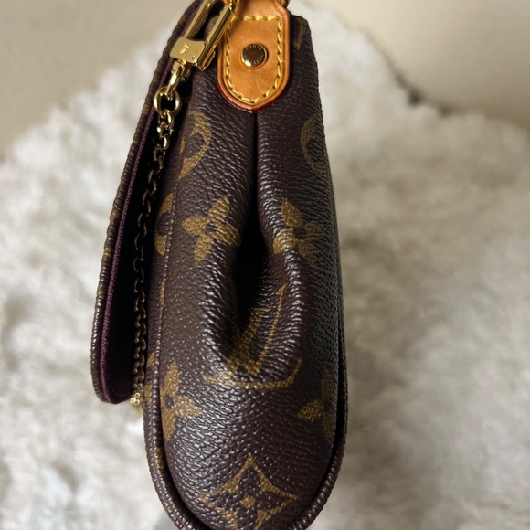 Louis Vuitton Monogram Favorite MM - Picture 3 of 10